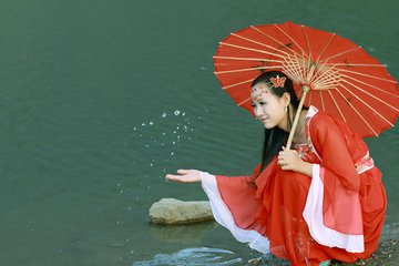 床上的绮梦约会未剪辑